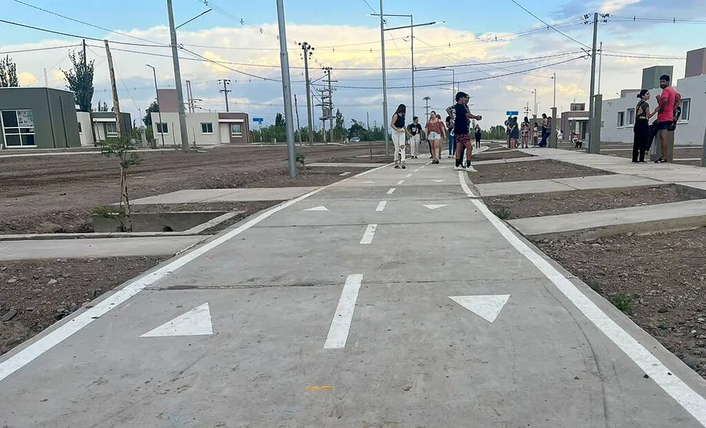 Entregan un barrio con ciclovías.