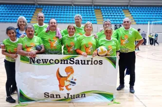 Un centenar de adultos mayores participan del torneo de Newcom