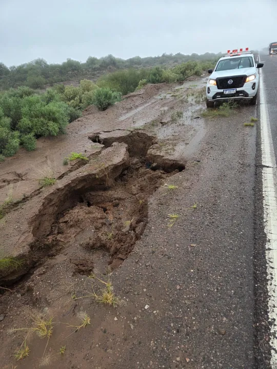 lluvia ruta socavón daños 