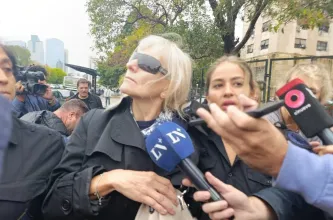 Declararon en Comodoro Py las jubiladas que vendieron el departamento a Adorni