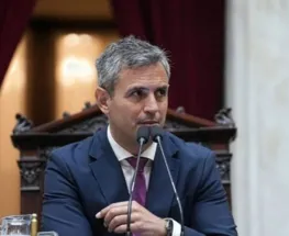 Menem cerró filas con Adorni, descartó fracturas y proyectó la reelección de Milei
