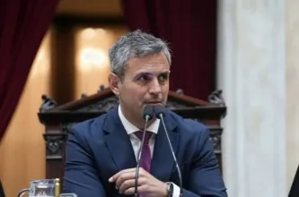 Menem cerró filas con Adorni, descartó fracturas y proyectó la reelección de Milei