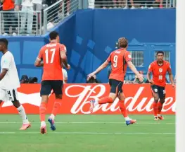 Inglaterra superó a Panamá, aseguró el primer puesto del Grupo L y pasó de ronda