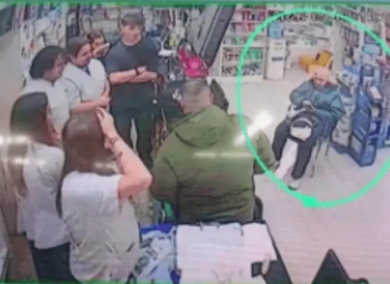Una farmacia, una clienta y un empate que desató la superstición en pleno partido