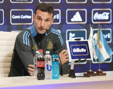 Scaloni dio señales de continuidad antes del cruce con Suiza y cuestionó la difusión de un video familiar