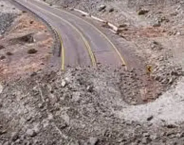 Un enorme derrumbe dejó intransitable el Paso de Agua Negra y cortó la conexión con San Juan
