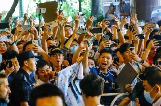 Locura en Beijing tras las llegada de la Selección Argentina