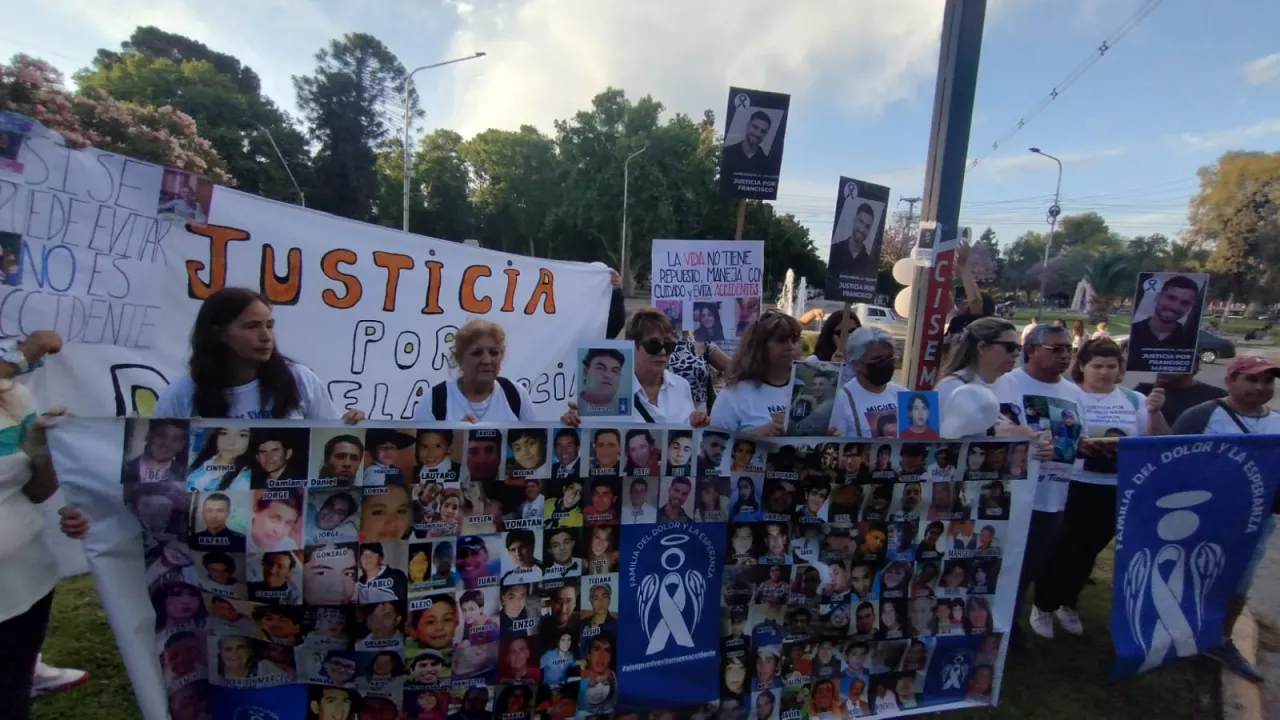 Marcha por Lucia Rubiño