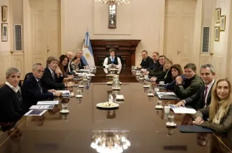 El Gobierno habilitó fuertes aumentos para la cúpula y mantuvo congelados a Milei y Villarruel