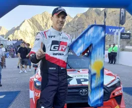 Rossi imparable: metió pole, quedó a nada del récord… pero deberá remontar