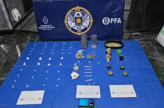 Un allanamiento en Rivadavia dejó un detenido y el secuestro de drogas y dinero