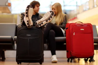 Aerolíneas Argentinas deja de incluir el carry on sin cargo en la tarifa base