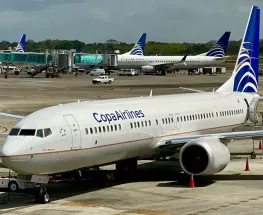 Escándalo en un vuelo: demoraron a una pareja por un presunto acto sexual a bordo