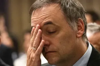 La desaprobación de Milei sube y ocho de cada diez piden que Adorni renuncie o pida licencia
