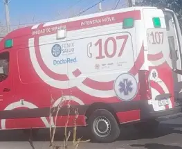 Un motociclista cayó sobre calle Tucumán tras perder el control bajo la lluvia