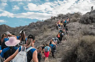 Rawson organiza una caminata gratuita en el Cerro Barboza para toda la familia