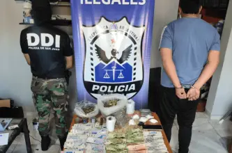 Allanaron una vivienda en Rawson y detuvieron a "El Pato" con cocaína, marihuana y dinero