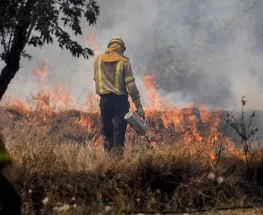 Incendio en Pismanta: una habitación y un depósito de bebidas afectados por las llamas