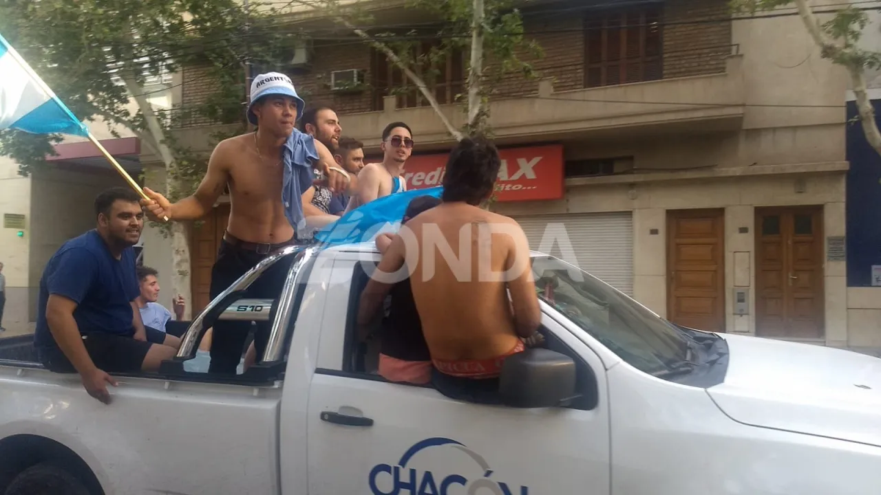 sanjuaninos festejando (1).jpg