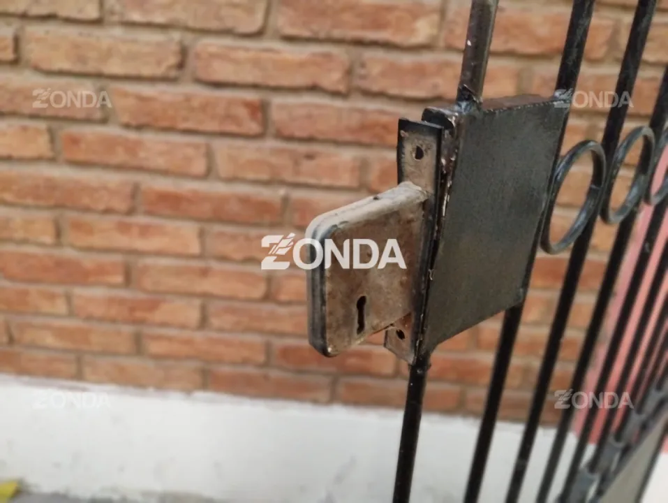 Roban la costosa computadora de una estudiante a punto de recibirse (5).jpg