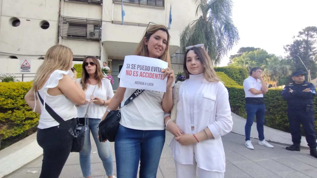 Marcha por Lucia Rubiño