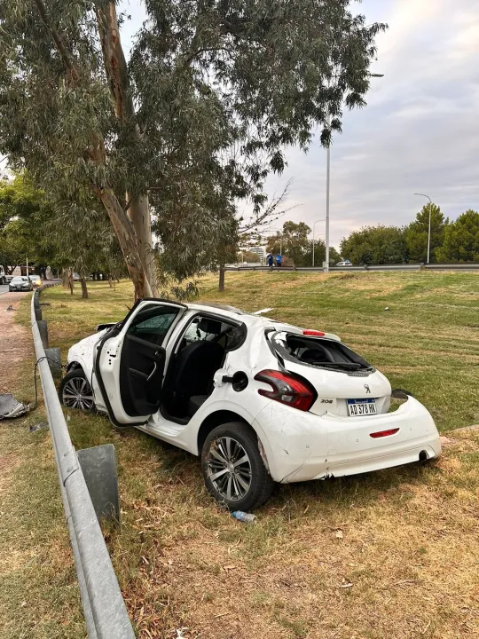 Choque vuelco circunvalación