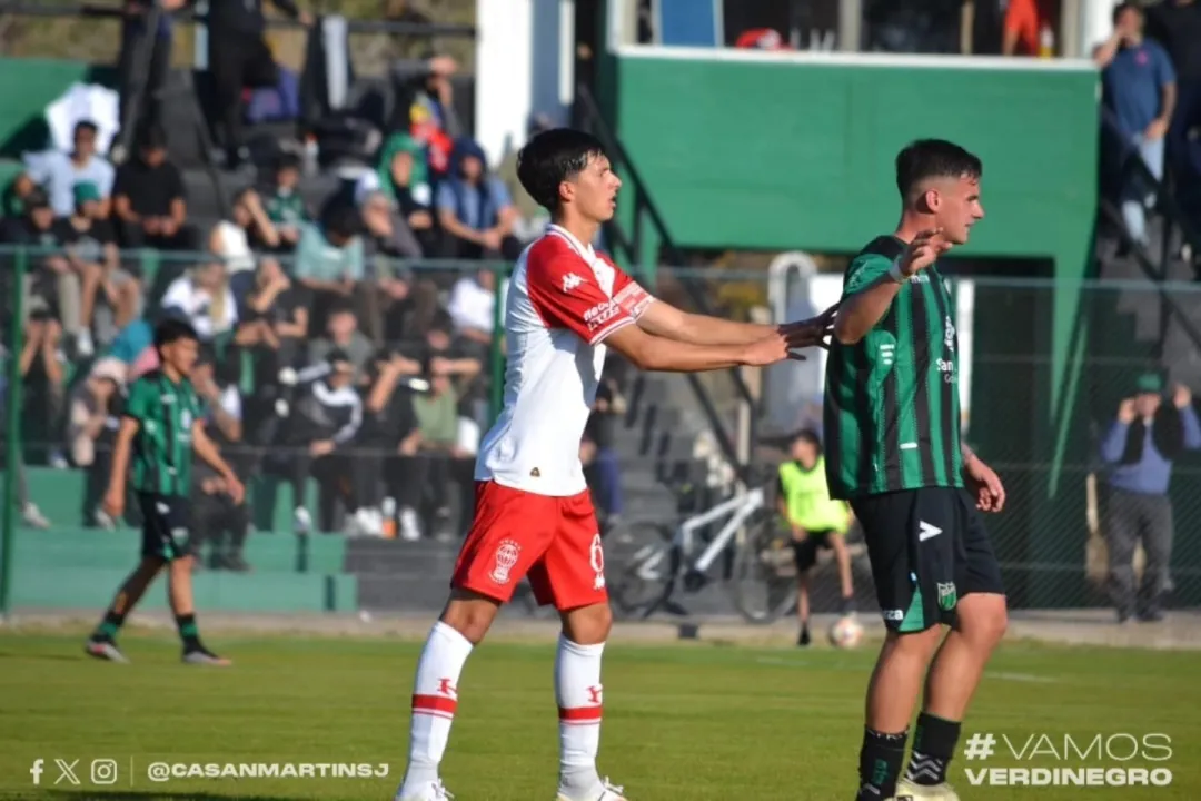 San Martin Reserva frente a Huracan 1.jpg