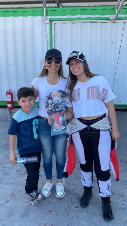 Valentino Aguero Karting 1 familia.jpg.jpeg