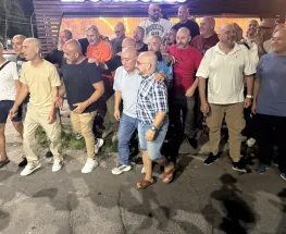 Papas y fernet gratis para pelados: la promo que desbordó un local en San Juan