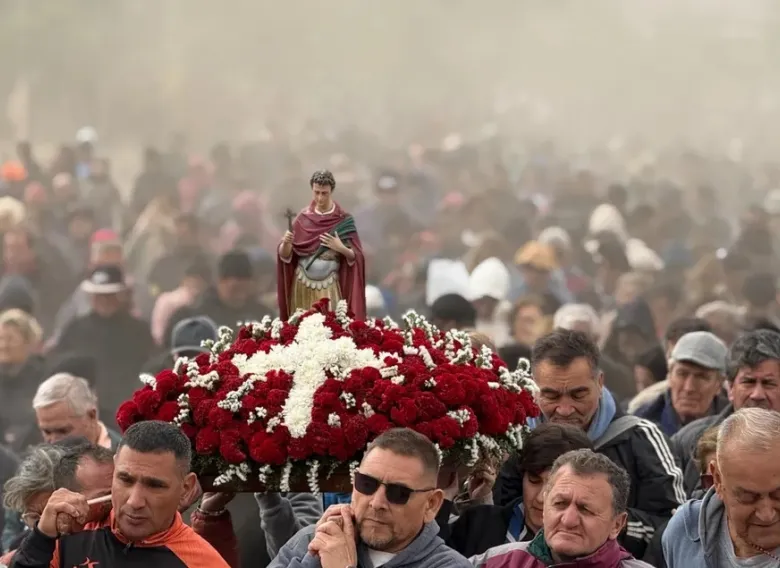 Bermejo reunió a miles de fieles en el cierre de las fiestas de San Expedito