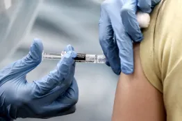 Caen los niveles de vacunación y crece la preocupación sanitaria