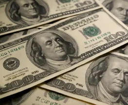 El dólar oficial cerró en 1.370 pesos para la compra y 1.420 para la venta