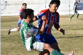 Peñarol frenó al líder y dejó abierta la pelea por los últimos boletos