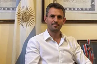 Martín Menem reclamó bajar la exposición de las diferencias internas y respaldó a Milei