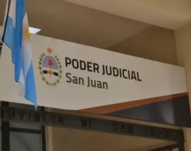 Le otorgaron probation al acusado de intentar robar una batería y un botiquín de un auto en Capital