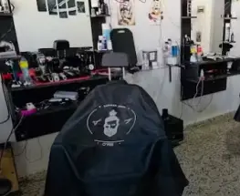 Tres encapuchados asaltaron un comercio y se llevaron máquinas, una consola y dinero