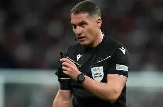 La FIFA designó a un árbitro rumano para el cierre de Argentina en el Grupo J