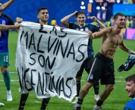 Milei renovó sus críticas por la bandera de Malvinas y volvió a marcar distancia con la Selección