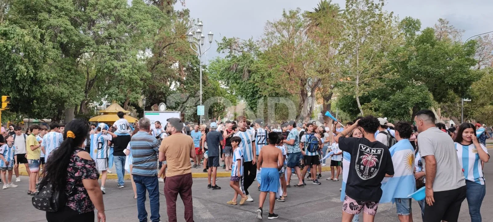 Banderazo sanjuanino en apoyo a la selección