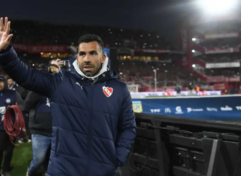 Carlos Tévez renuncia como DT de Independiente