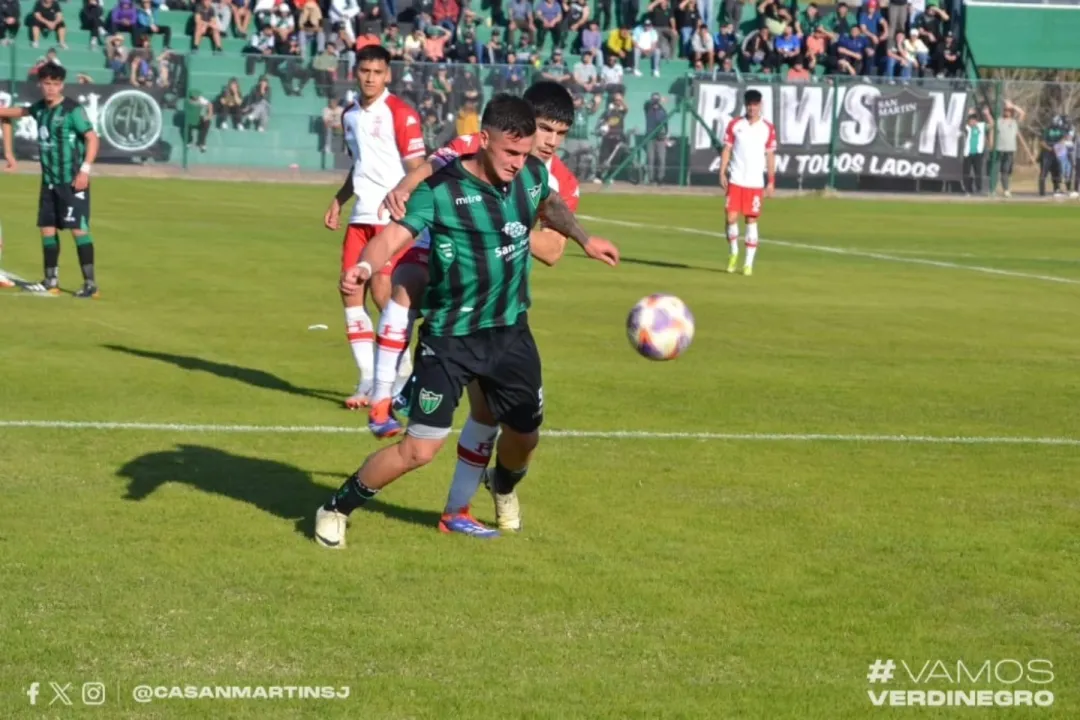 San Martin Reserva frente a Huracan 2.jpg