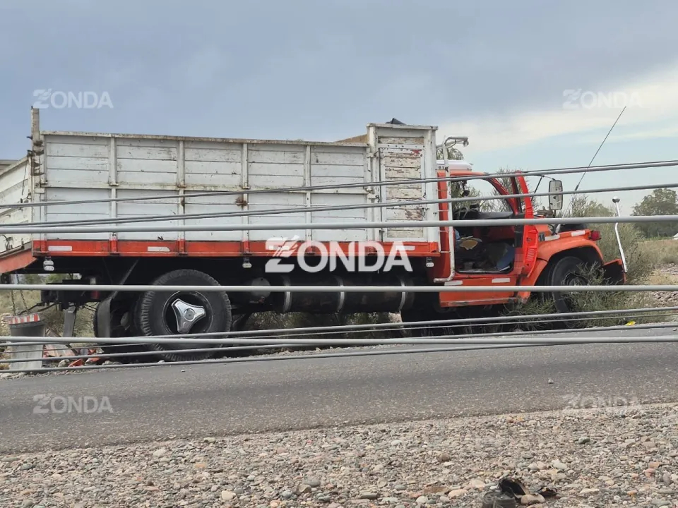 choque anchipurac camion postes de alta tension 