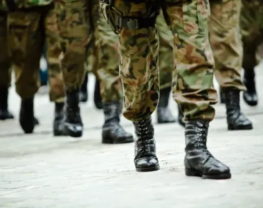 "Botas en el suelo - Boots in the ground"