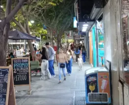 El microcentro abrió en el feriado del 2 de abril, pero la actividad quedó por debajo de lo previsto