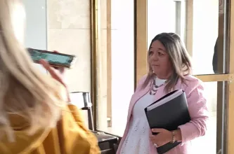 La escribana de Adorni afirmó que las operaciones inmobiliarias no tuvieron irregularidades