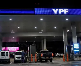 Las ventas de combustibles volvieron a caer en marzo y YPF fue la única que avanzó