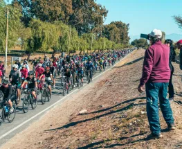 Más de 300 ciclistas completaron la primera Bicicleteada de la Fe