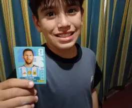 Un niño de Rivadavia abrió su primer paquete y encontró la figurita de Lionel Messi
