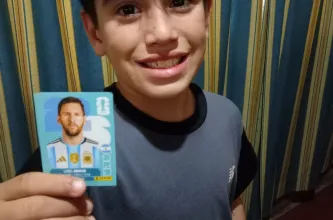 Un niño de Rivadavia abrió su primer paquete y encontró la figurita de Lionel Messi