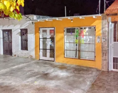 Cuatro detenidos y cierre de un comercio durante operativos de la Comisaría Décima